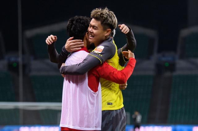 开云APP-【中超】邓涵文破僵杨立瑜远射 广州2比0胜十人亚泰