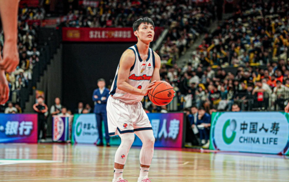 开云官网-0分+0分+4分！广东王牌后卫第二阶段越打越差，杜锋真是高估他了