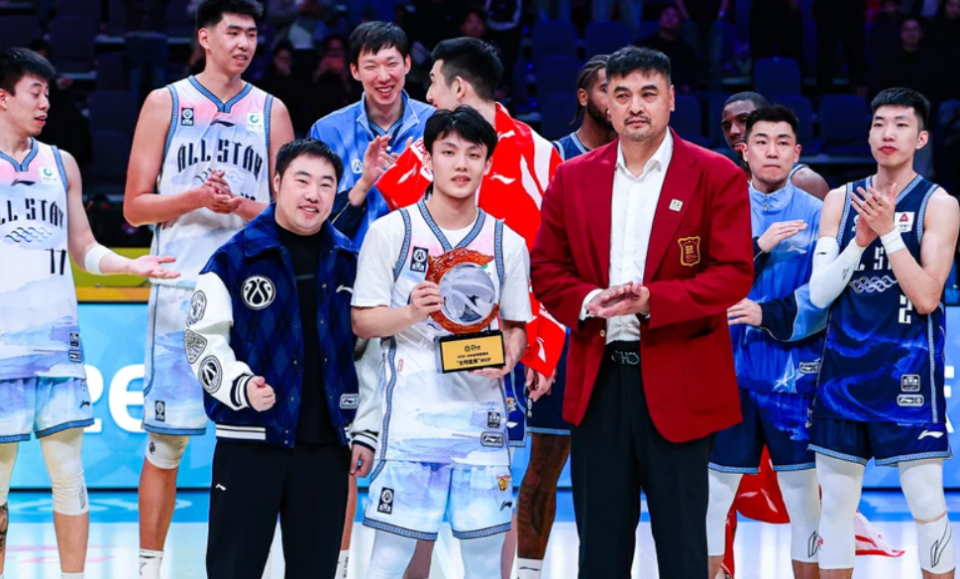 开云官网-0分+0分+4分！广东王牌后卫第二阶段越打越差，杜锋真是高估他了